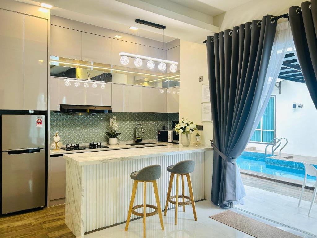 The Riverside Retreat