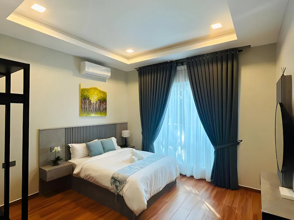 The Riverside Retreat